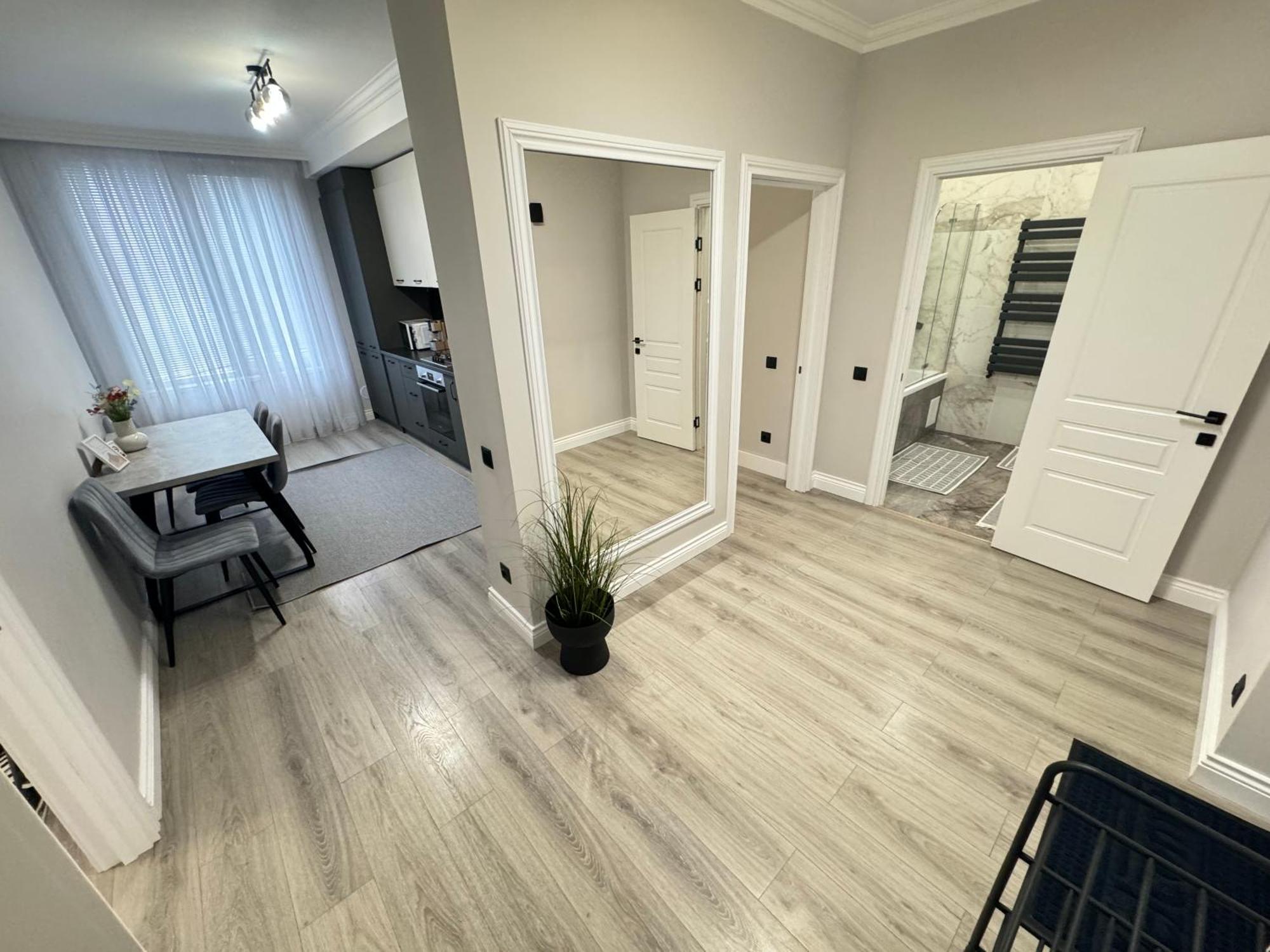 Two Bedroom Apartment In The Center, With Parking, Address Avram Iancu 32 تشيسيناو المظهر الخارجي الصورة