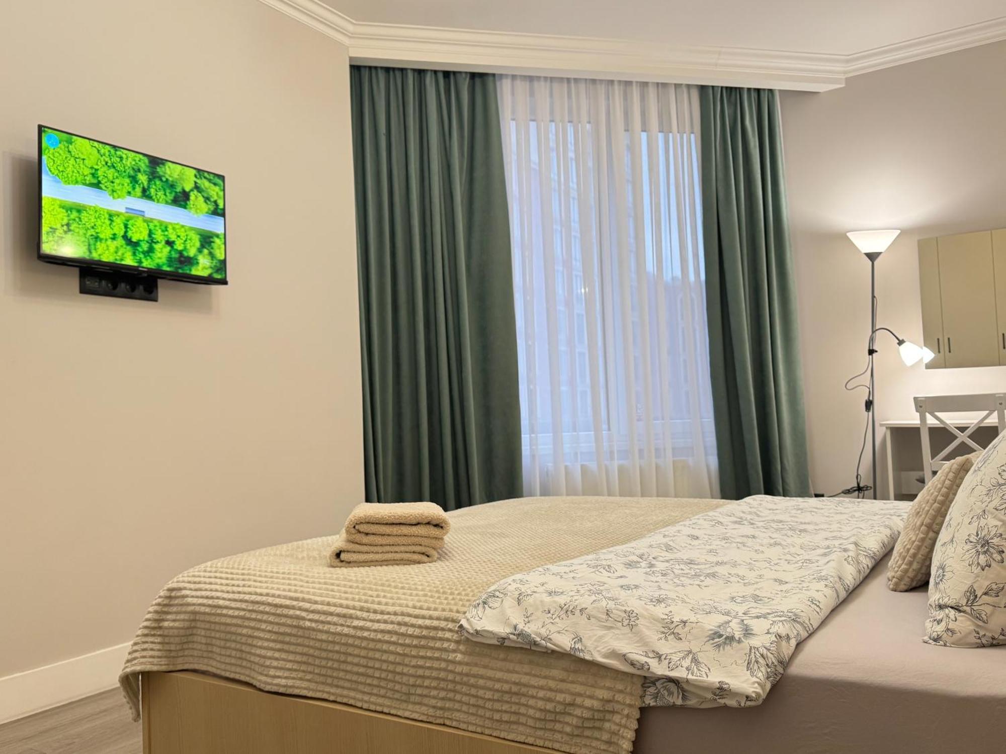 Two Bedroom Apartment In The Center, With Parking, Address Avram Iancu 32 تشيسيناو المظهر الخارجي الصورة