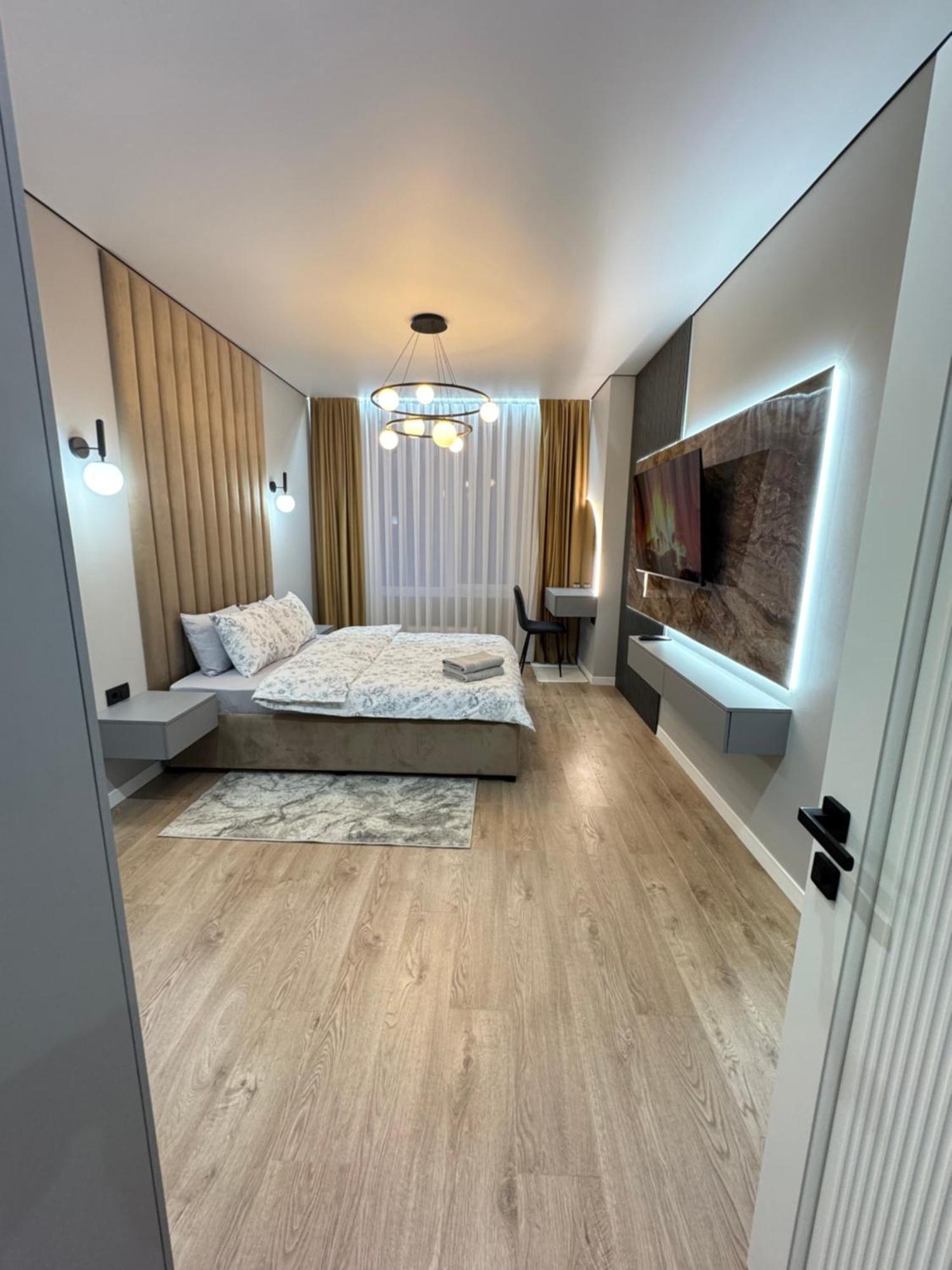 Two Bedroom Apartment In The Center, With Parking, Address Avram Iancu 32 تشيسيناو المظهر الخارجي الصورة