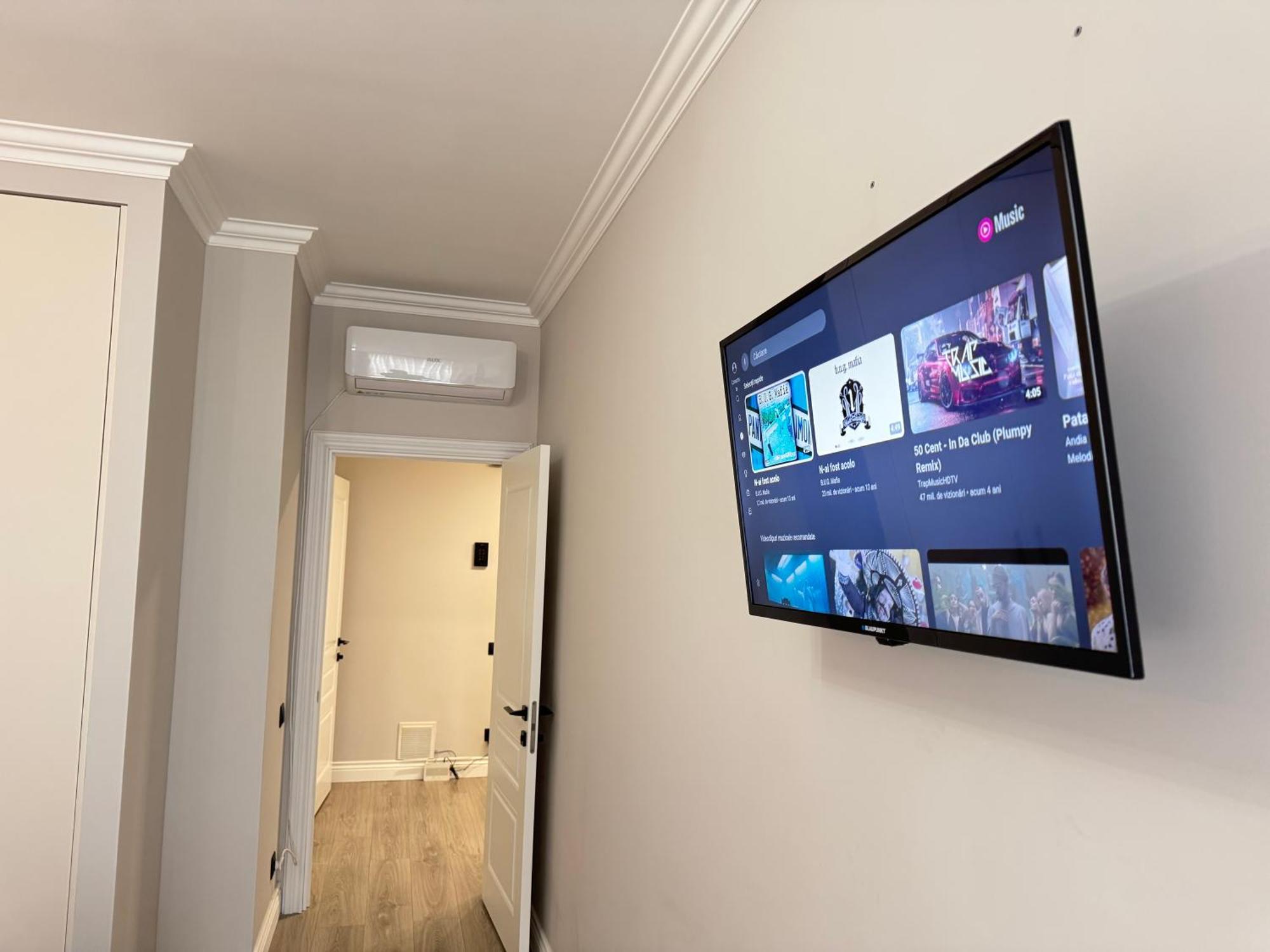 Two Bedroom Apartment In The Center, With Parking, Address Avram Iancu 32 تشيسيناو المظهر الخارجي الصورة